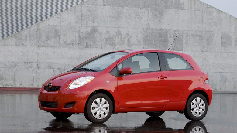 2009 toyota parked on wet cement