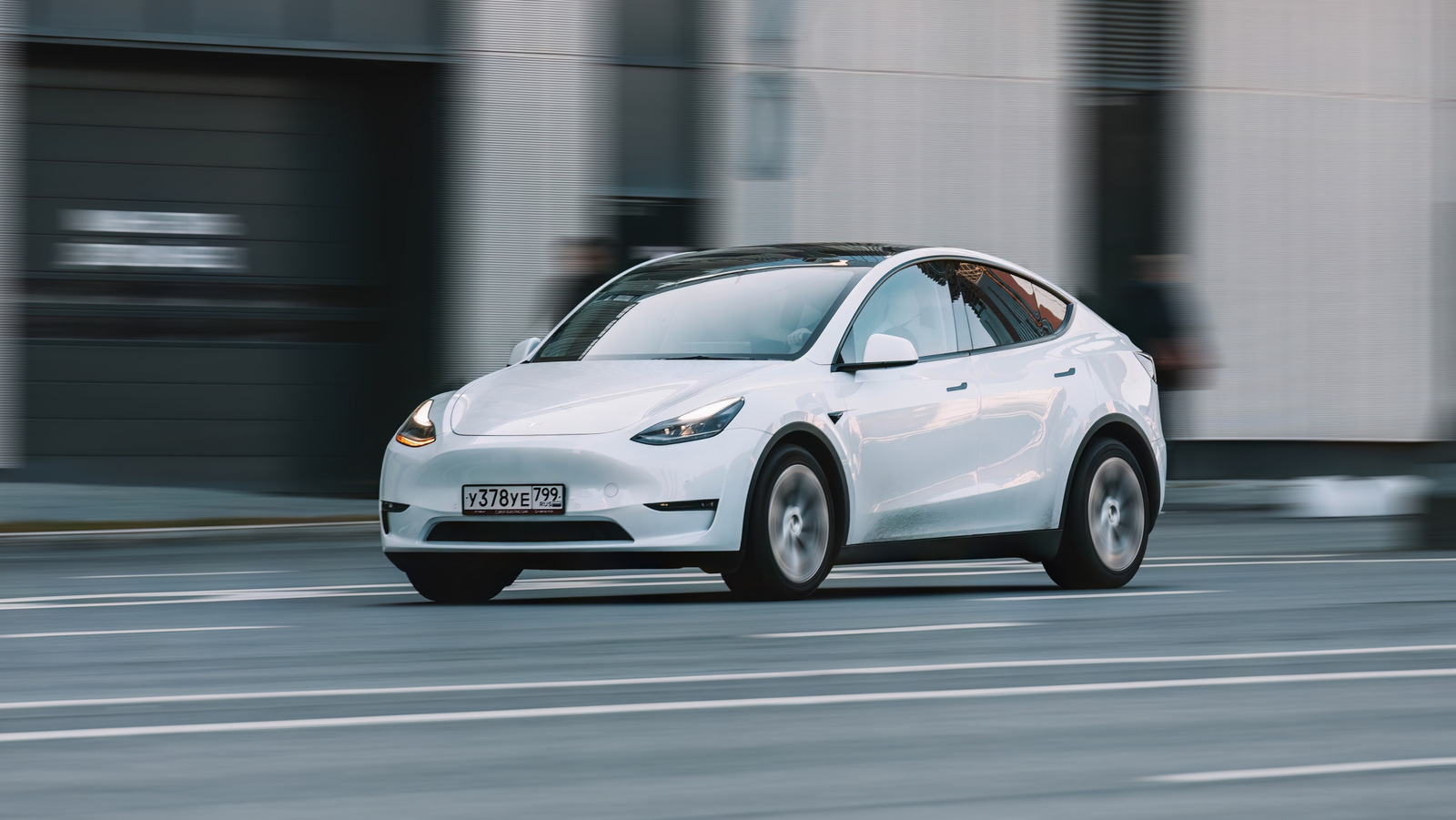 The Model Y's Towing Capacity Isn't Bad, But Tesla's Software Makes Things Complicated