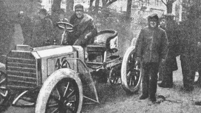 1901 Mercedes 35 PS pictured in black and white, numbered as 