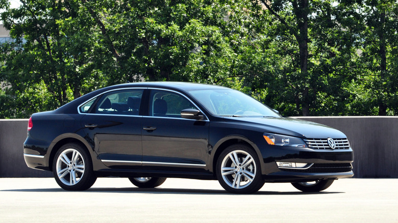 2012 Volkswagen Jetta front 3/4 view
