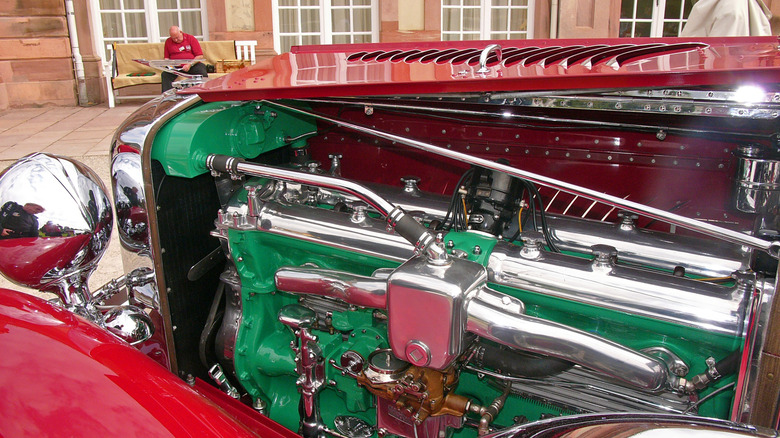 Under-hood shot of a Duesenberg inline-eight