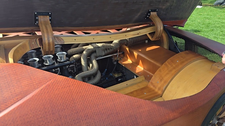 A closeup of the Splinter's engine bay