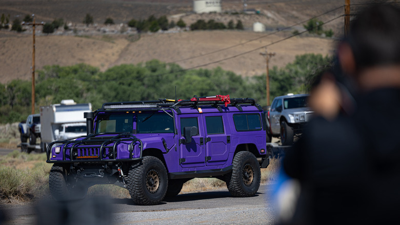 A purple Hummer H1 before taking on the Vegas to Reno course