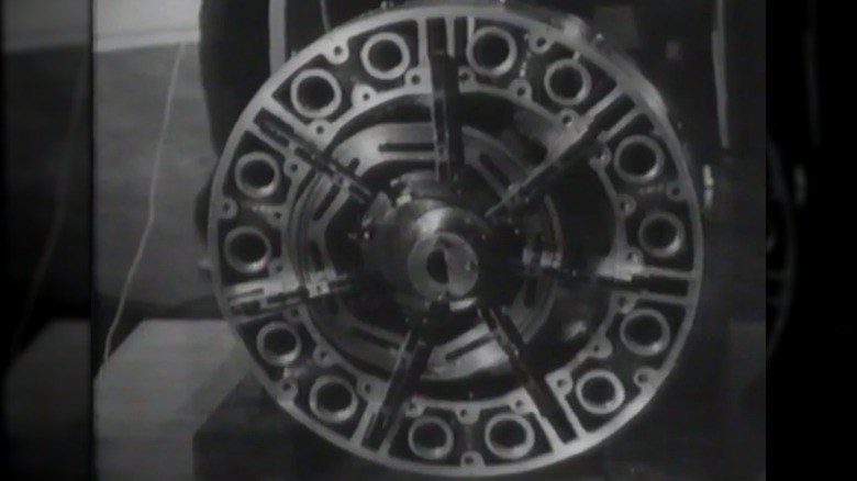 Photo showing Ralph Sarich's Orbital engine