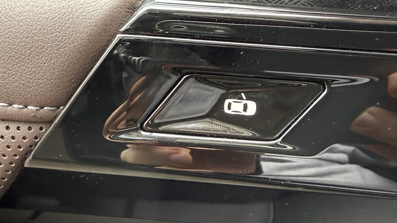 2027 BMW i7 M70 electric door popper