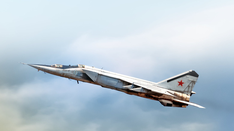 A MiG-25 Foxbat mid-flight.
