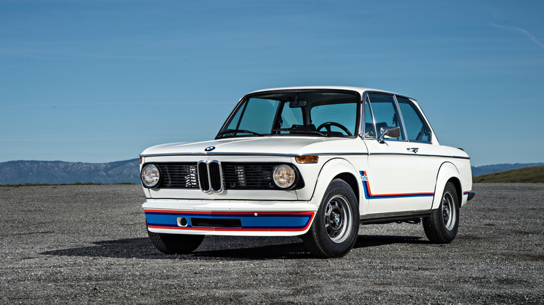 Front 3/4 view of a BMW 2002 tii