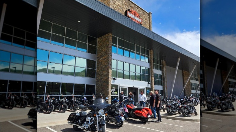 The Avalanche Harley-Davidson store with motorbikes parked at the entrace.