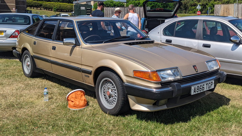 A beige 1983 Rover SD1 2600 S Auto at a car meet