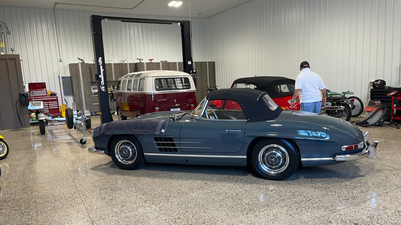 Side view of a grey Mercedes-Benz 300SL roadster