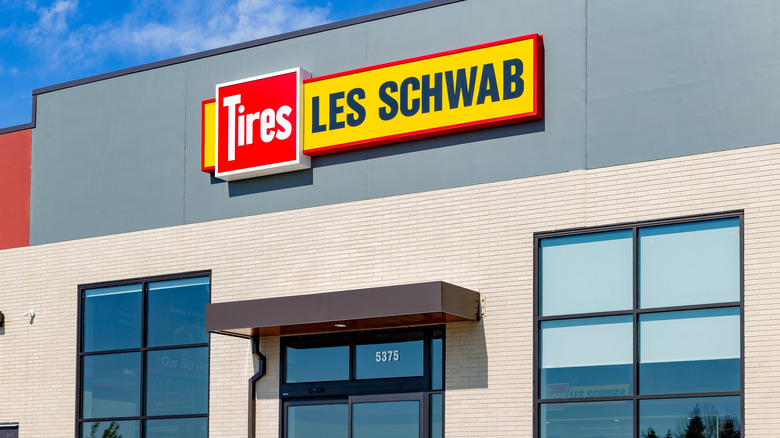 Les Schwab tyre shop