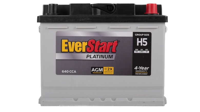 An EverStart battery product photo, with red and yellow text.