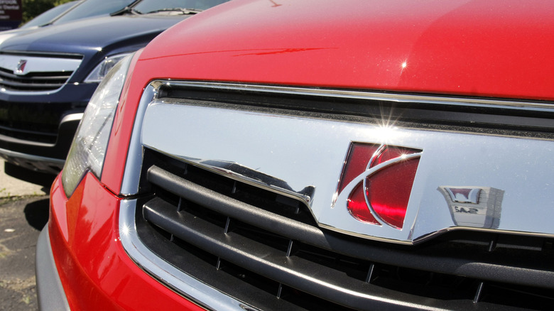 SOUTHFIELD, MI - JUNE 5: Saturn vehicles at a Saturn dealership are shown June 5, 2009 in Southfield, Michigan. General Motors announced today that they have reached a tentative agreement to sell its Saturn brand to Detroit businessman Roger Penske. (Photo by Bill Pugliano/Getty Images)