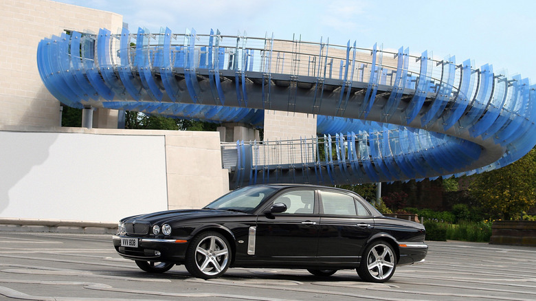 Jaguar XJR