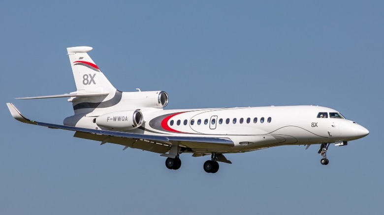 The Dassault Falcon 8X in flight