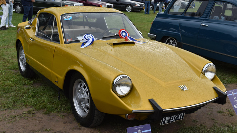 A yellow Saab Sonett II
