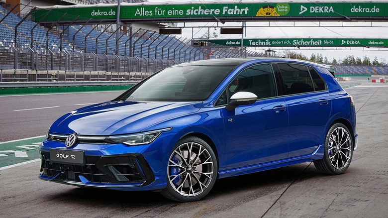Volkswagen Golf R front 3/4