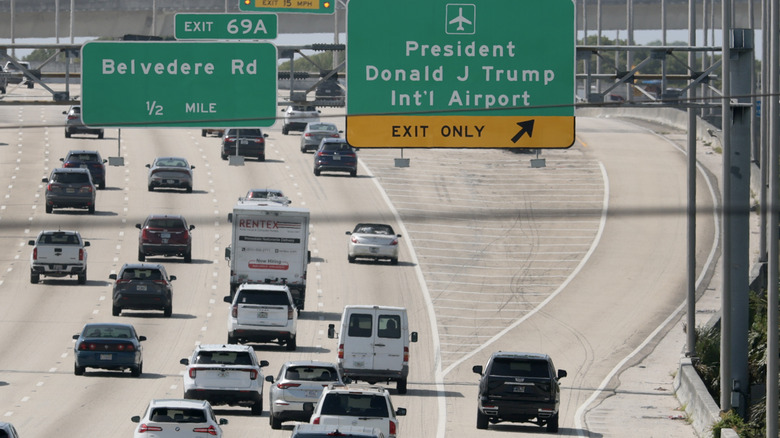 The freeway outside of florida airport