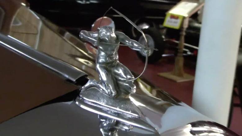 The hood ornament on a Pierce-Arrows