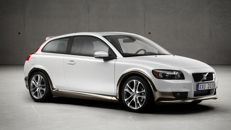 Front 3/4 view of a white Volvo C30 hatchback