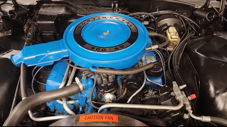 A Ford 460 V8 with a blue air cleaner
