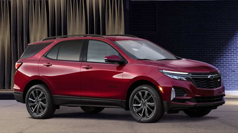 Chevrolet Equinox front 3/4 parked
