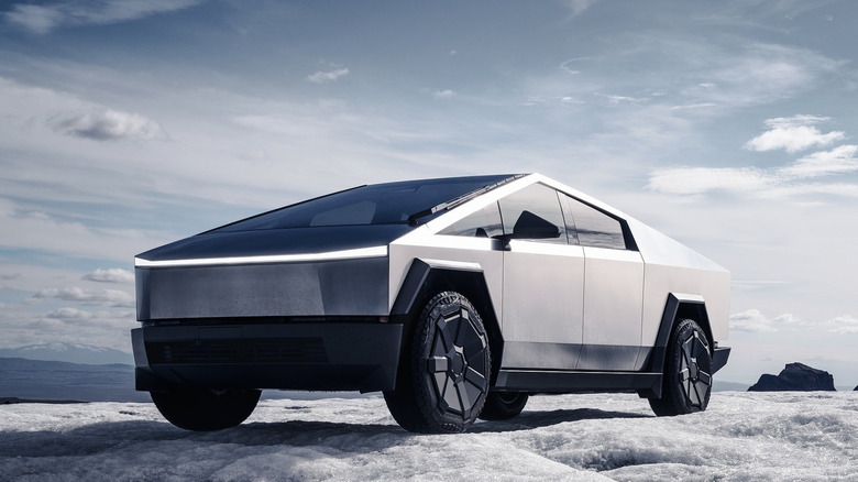 Tesla Cybertruck front 3/4