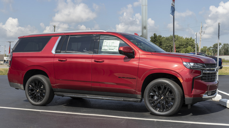 Chevrolet Suburban side profile