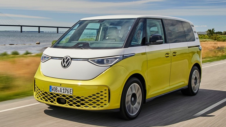 Volkswagen ID Buzz front 3/4