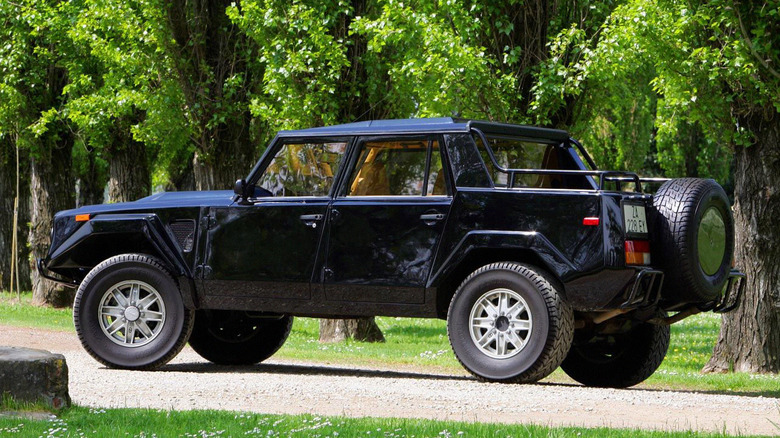 Lamborghini LM002