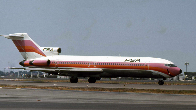 A Pacific Southwest Airlines Boeing 727 at Los Angeles International Airport