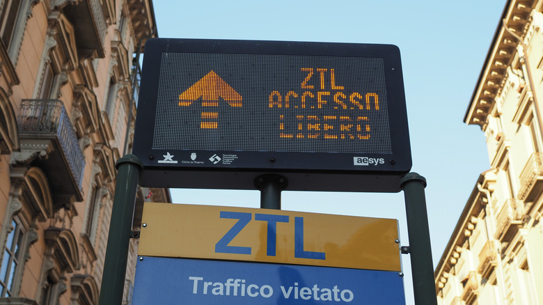 ZTL zona traffico limitato meaning limited traffic zone