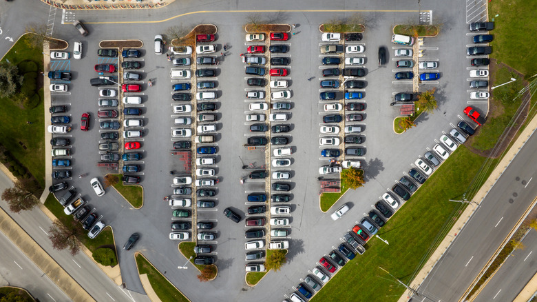 Overhead aerial shot of a busy parking lot near King of Prussia, Pennsylvania.