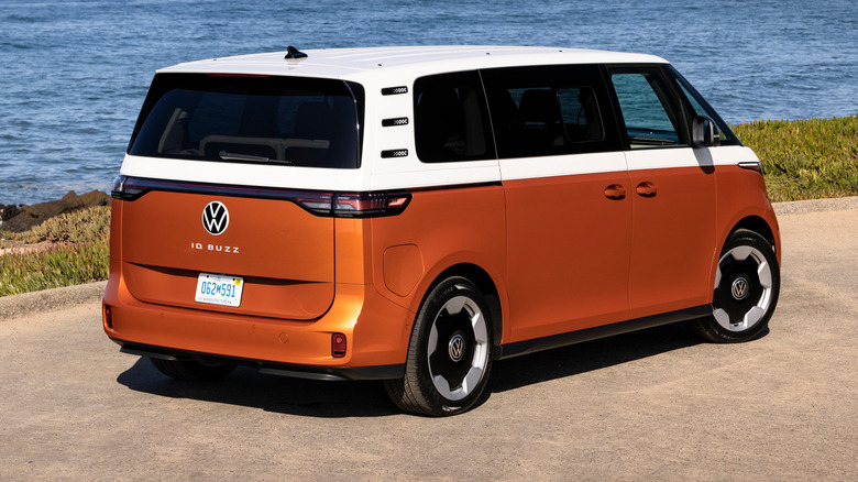Rear 3/4 view of a VW ID Buzz