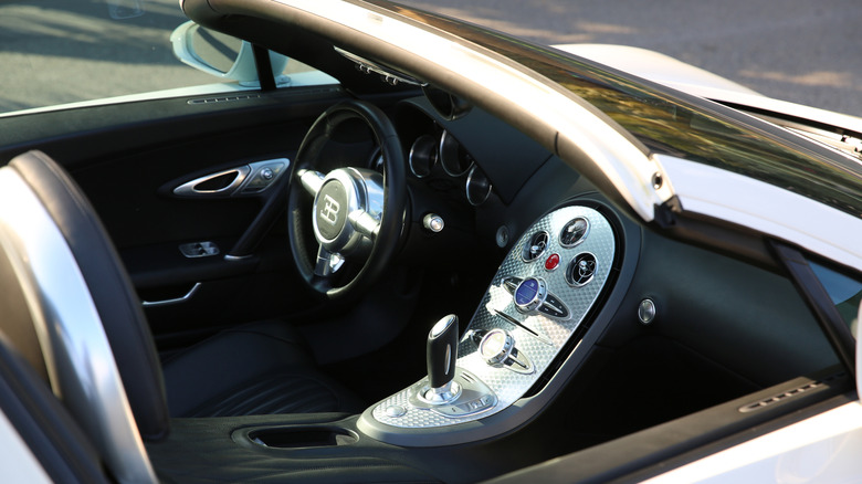 Bugatti Veryon interior