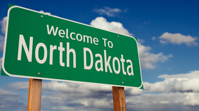 Welcome to North Dakota sign.