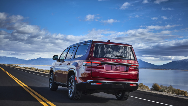 Rear 3/4 of 2025 Jeep Wagoneer