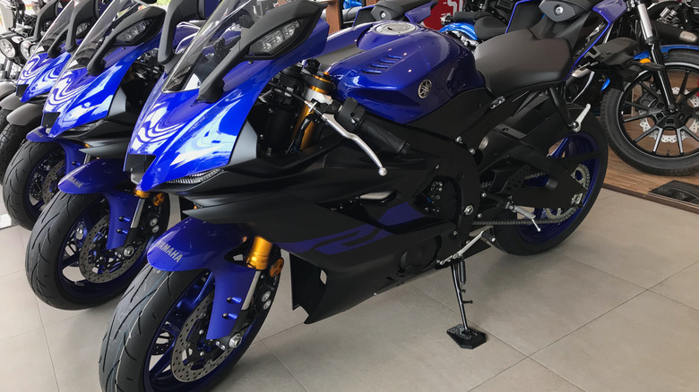 Lineup of Yamaha YZF-R15 for sale