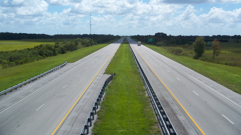 Florida's Turnpike: Looking east from the U.S. Route 441 overpass, 2 miles north of Yeehaw Junction
