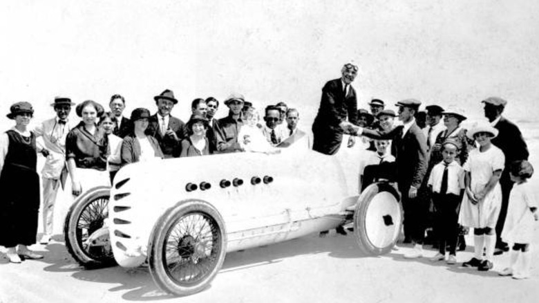 Sig Haughdahl shaking hands with the mayor of Daytona, Florida