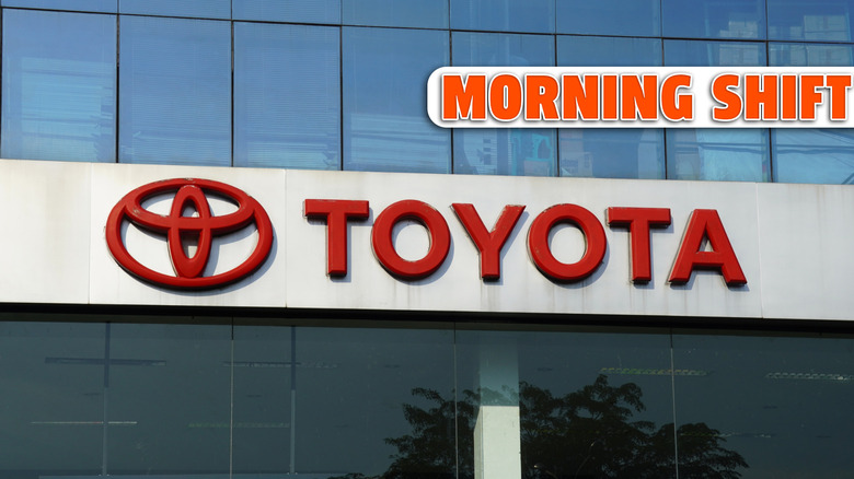 Pontianak, Indonesia, August 4, 2024 Morning photo of the Toyota logo at ANZON Toyota Pontianak on Jl. Jenderal Ahmad Yani, clearly visible on the dealership's facade.  by: RidhamSupriyanto