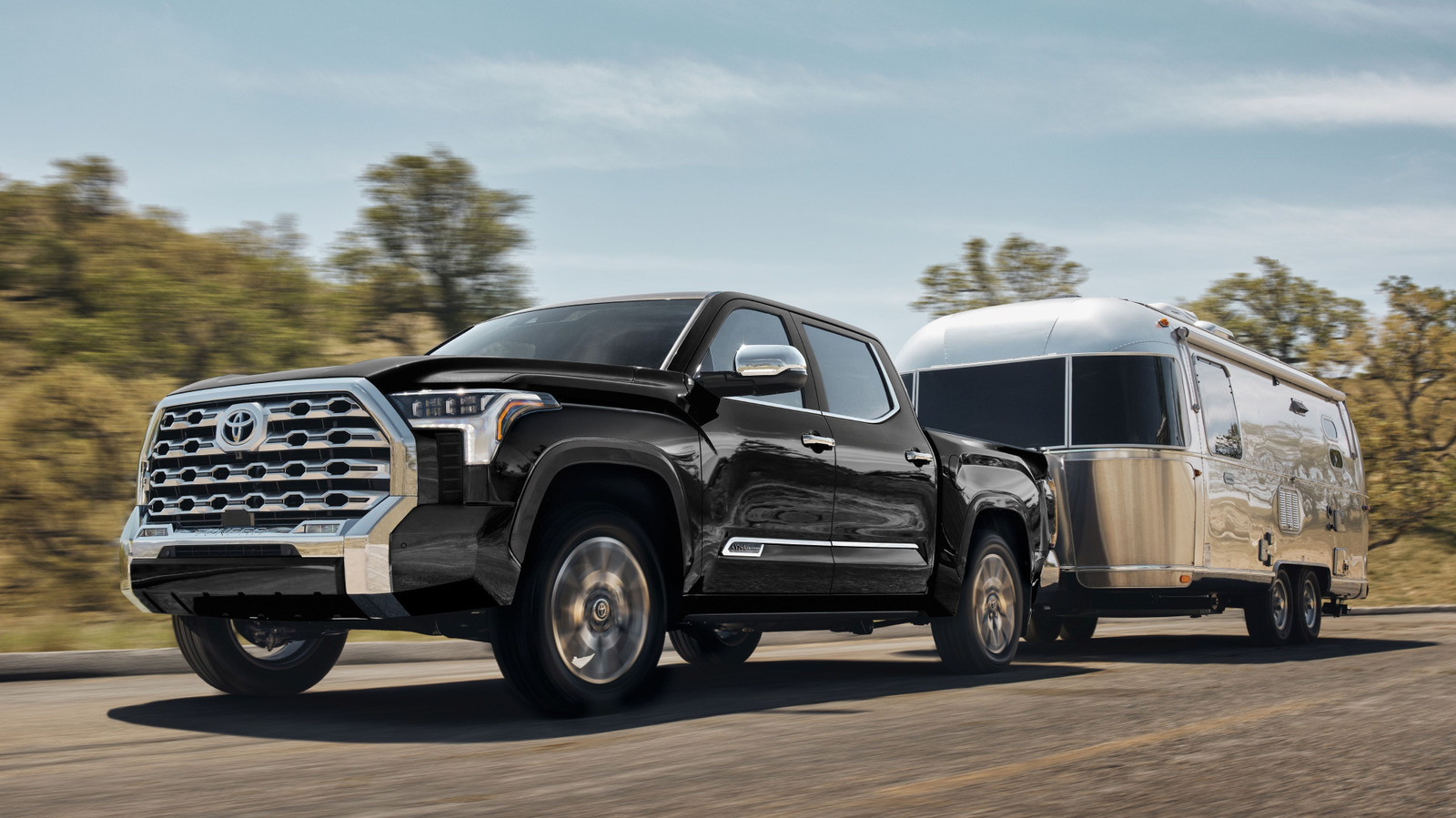 Toyota Knows Few Japanese Buyers Want A LHD Made-In-America Tundra Pickup, But It's Selling It There Anyway