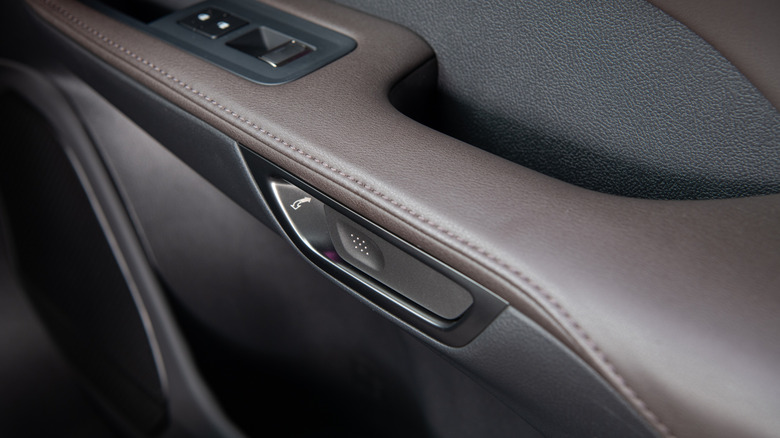 Interior door release of a Lexus RX.