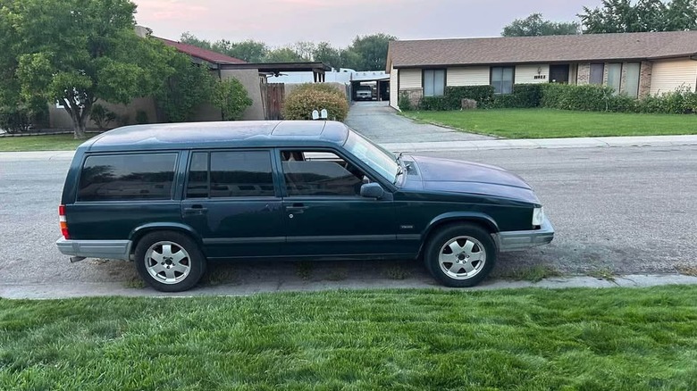 A green Volvo boxy wagon