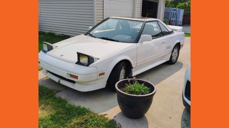 A white Toyota MR2