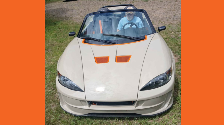 A sort of beige Factory Five 818S