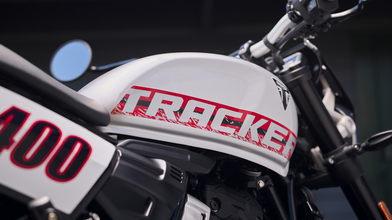 Closeup of Triumph Tracker 400 tank graphic