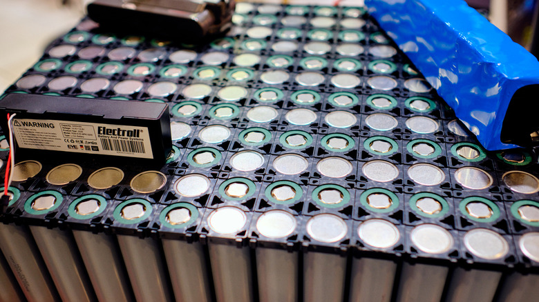 ISTANBUL, TURKEY - APRIL 24: A close-up of cylindrical lithium battery cells arranged in a grid, part of an electric vehicle battery pack displayed during Eurobike Istanbul 2026 at Istanbul Expo Center on April 24, 2026 in Istanbul, Turkey. (Photo by Ferda Demir/Getty Images)