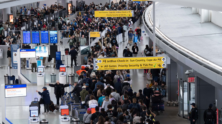 Long security line at an airport