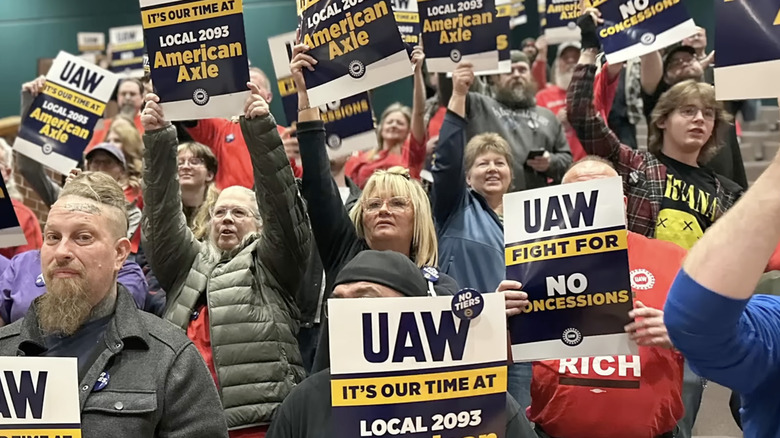 American Axle UAW members
